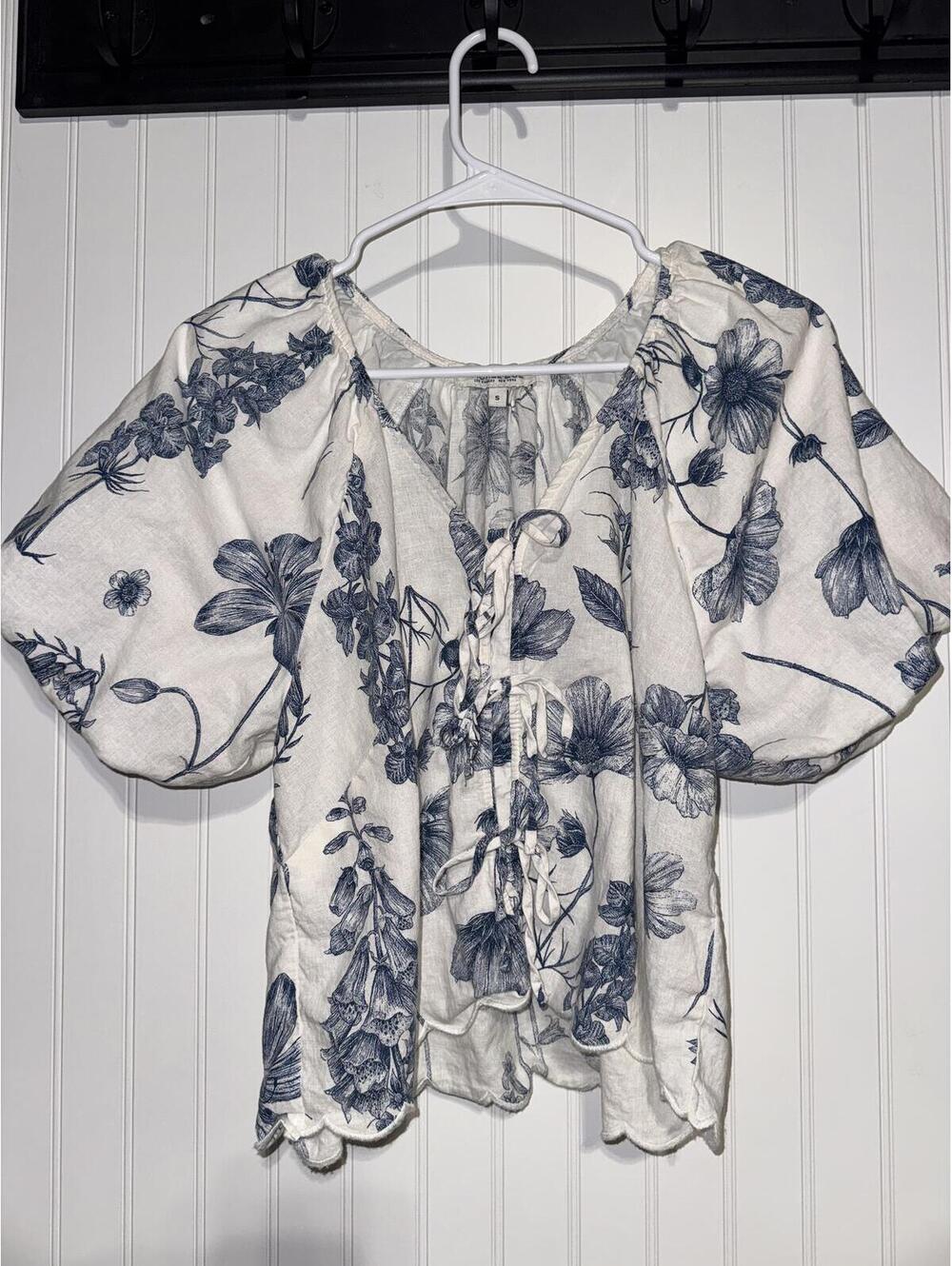 Rachel Zoe Blue White Toile Lace Up Puff Sleeve Peasant Blouse Scalloped Hem S